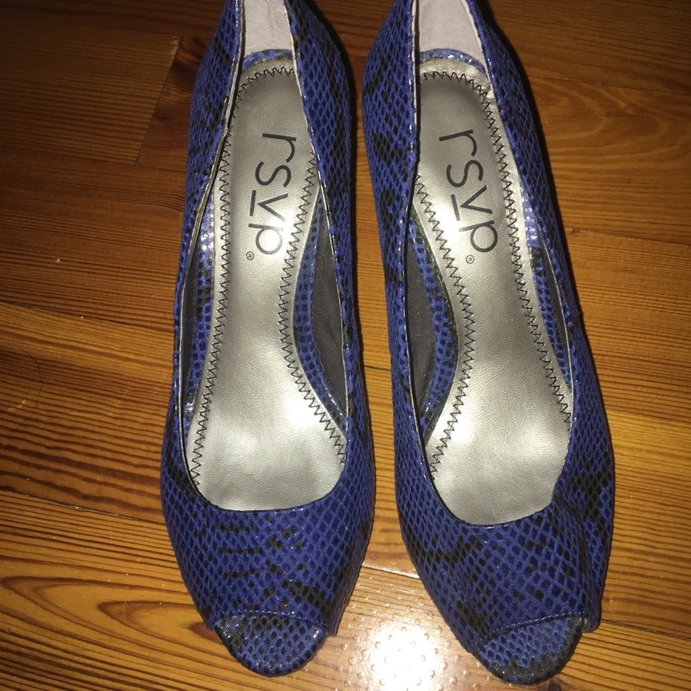 Size 6: RSVP heels👠